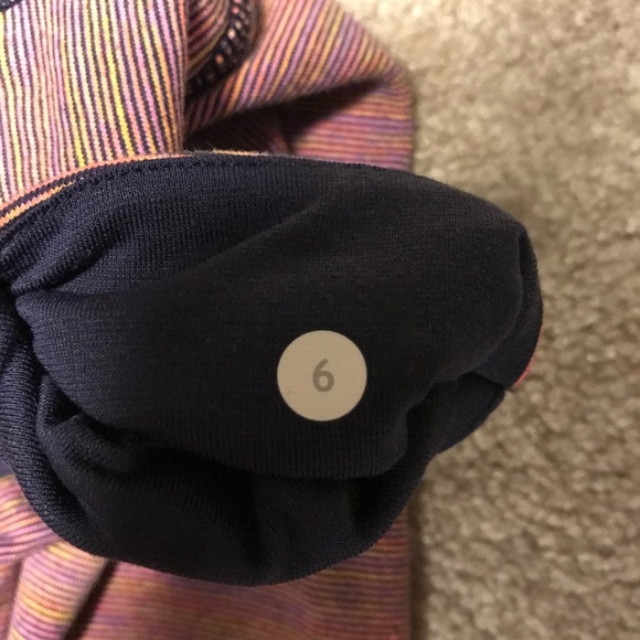 Lululemon crop leggings - Picture 4 of 4